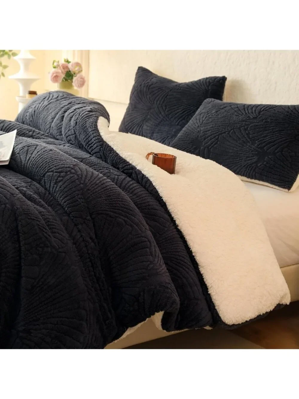Cozy Seashell Jacquard Sherpa Comforter Set, 3-Piece Full/Queen Bedding, Grey